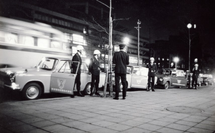 ���ư����