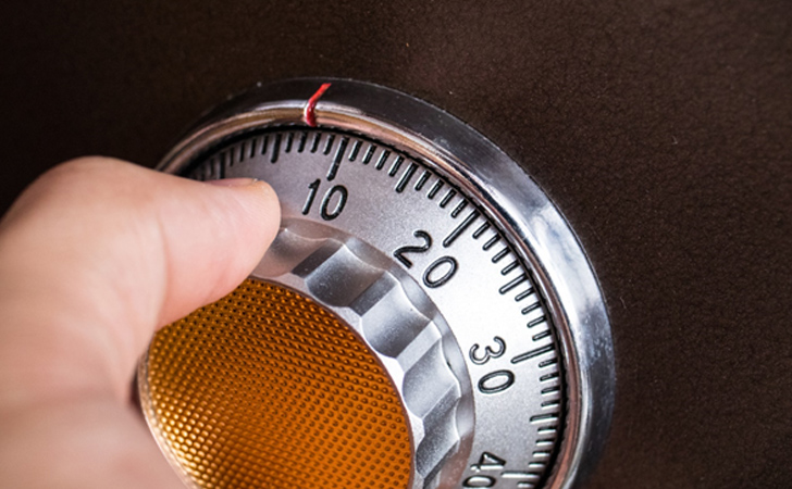 売上金を自社や自店舗で管理するリスクとは？