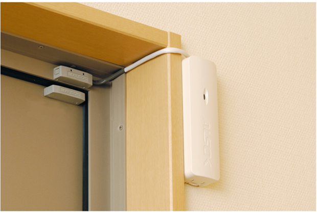 開閉センサーとセンサー送信機