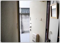 外開きの玄関ドア