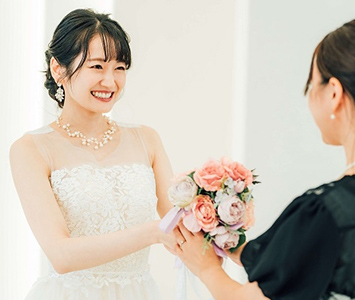 新婦と友人